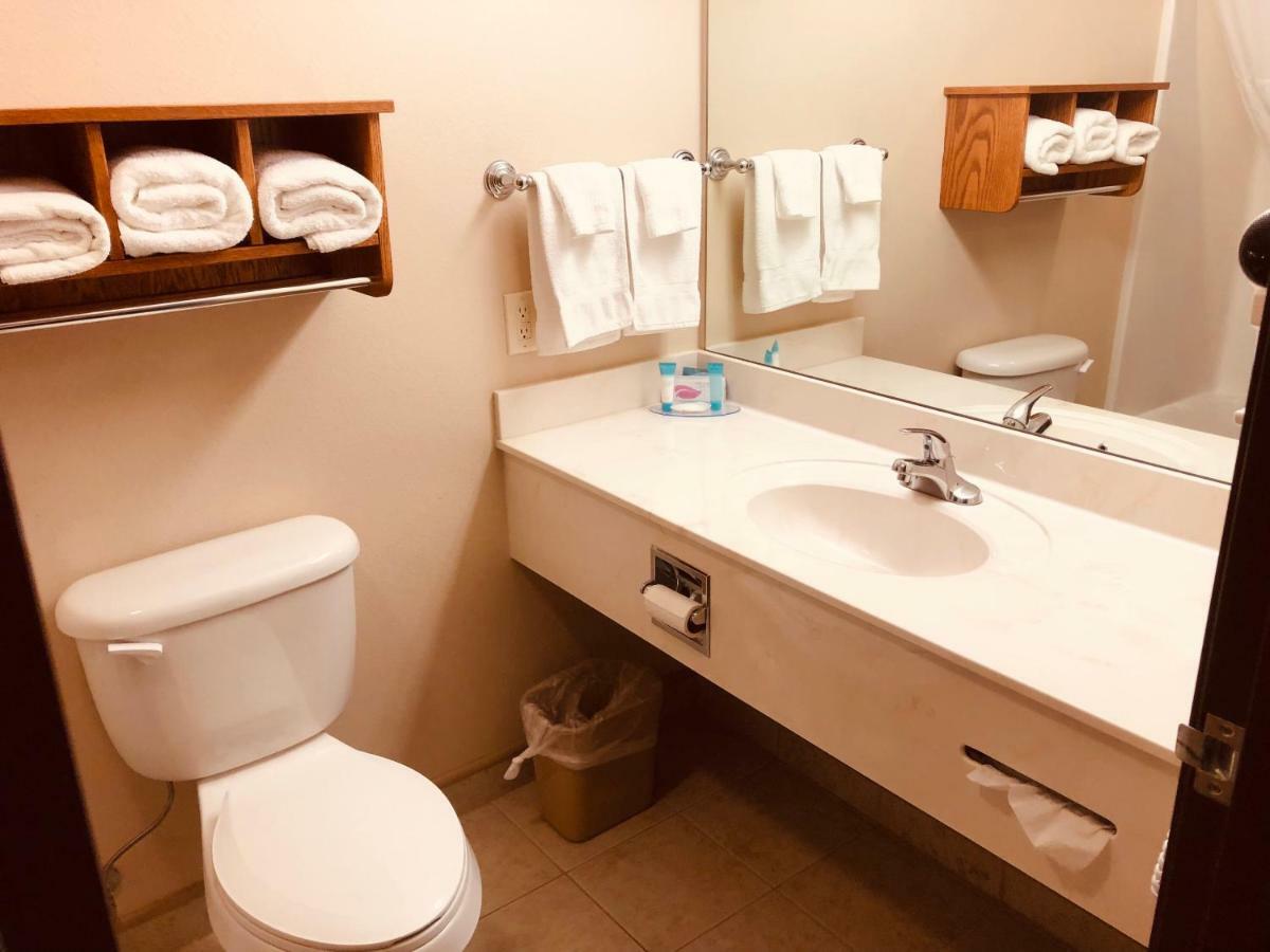 Shenandoah Inn & Suites Εξωτερικό φωτογραφία