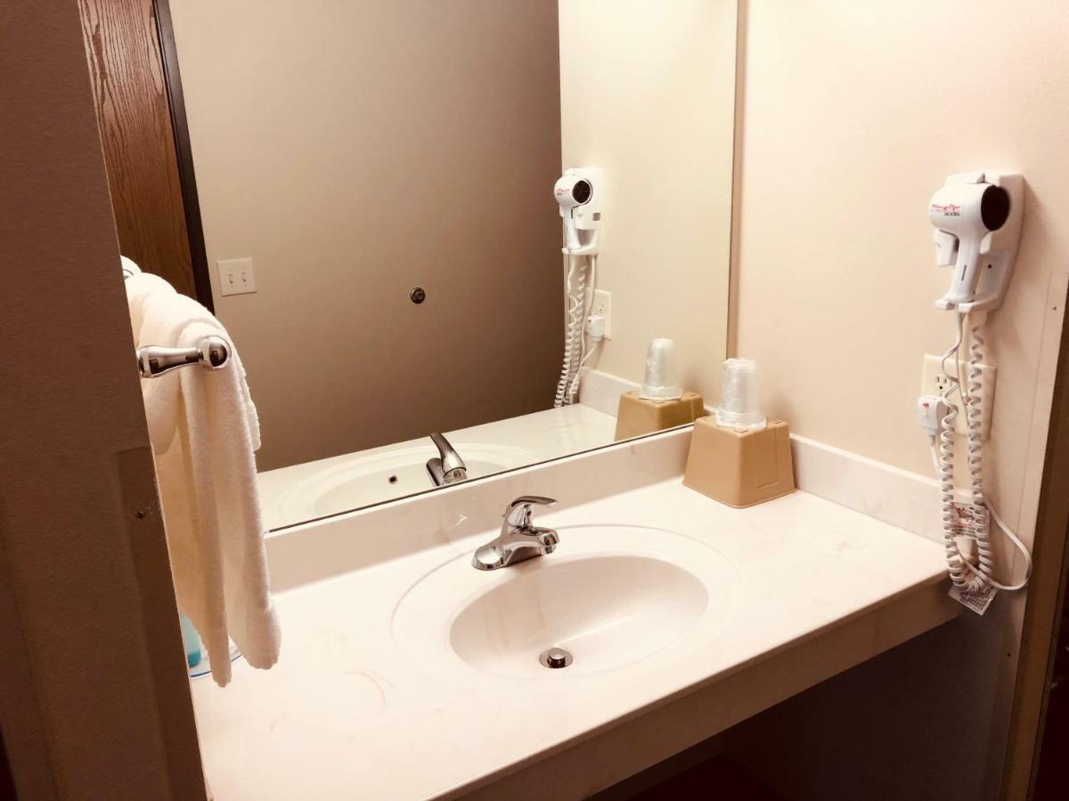 Shenandoah Inn & Suites Εξωτερικό φωτογραφία