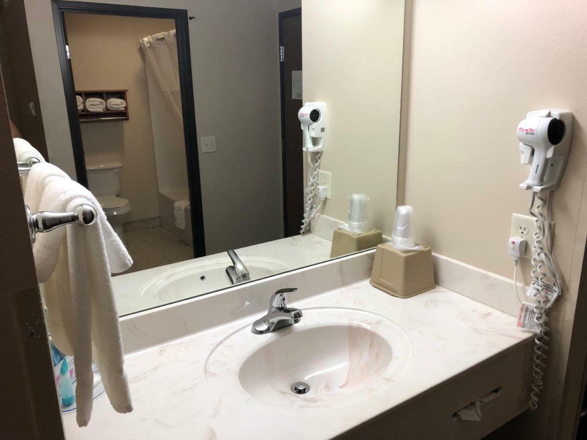 Shenandoah Inn & Suites Εξωτερικό φωτογραφία