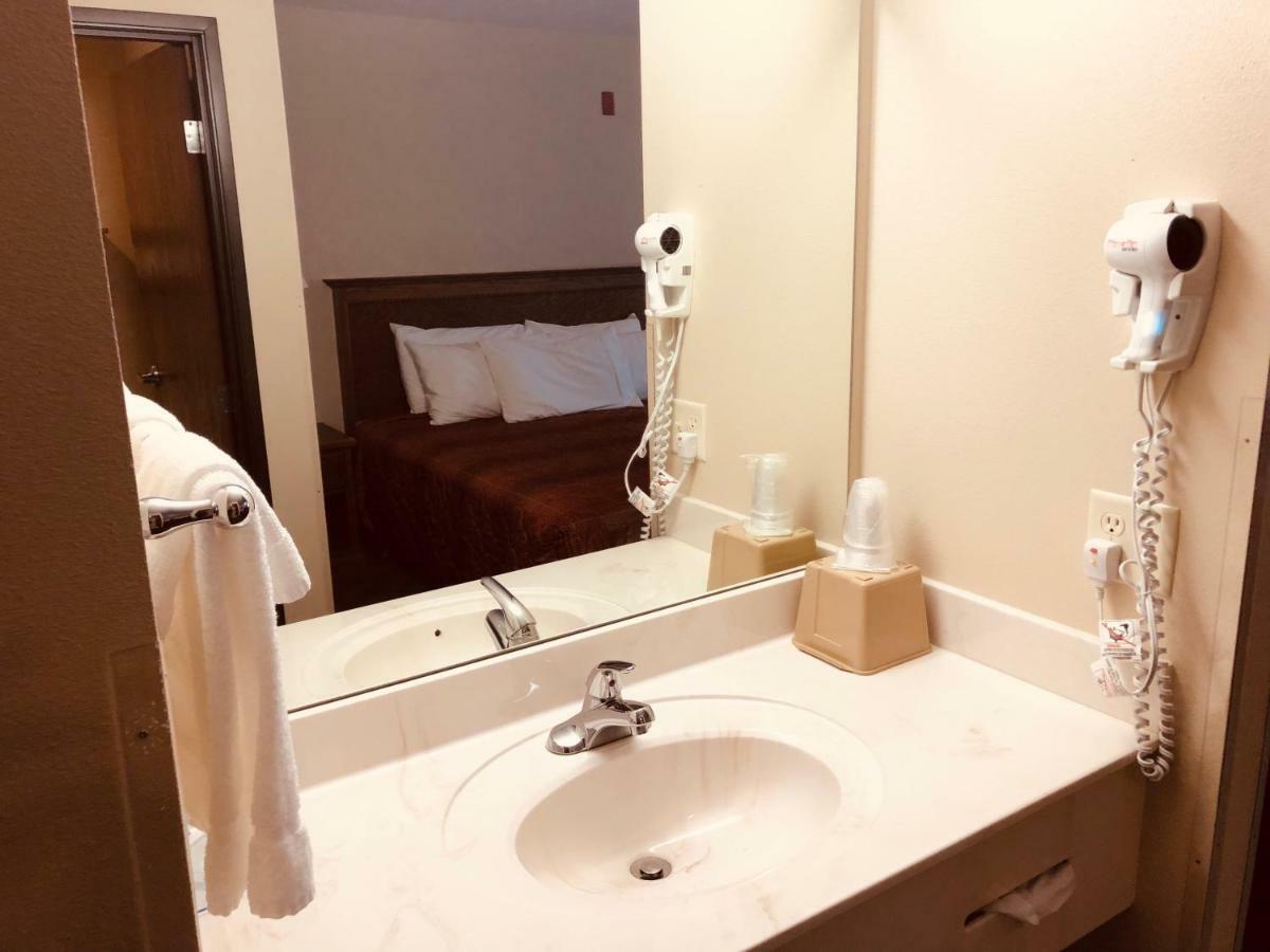 Shenandoah Inn & Suites Εξωτερικό φωτογραφία