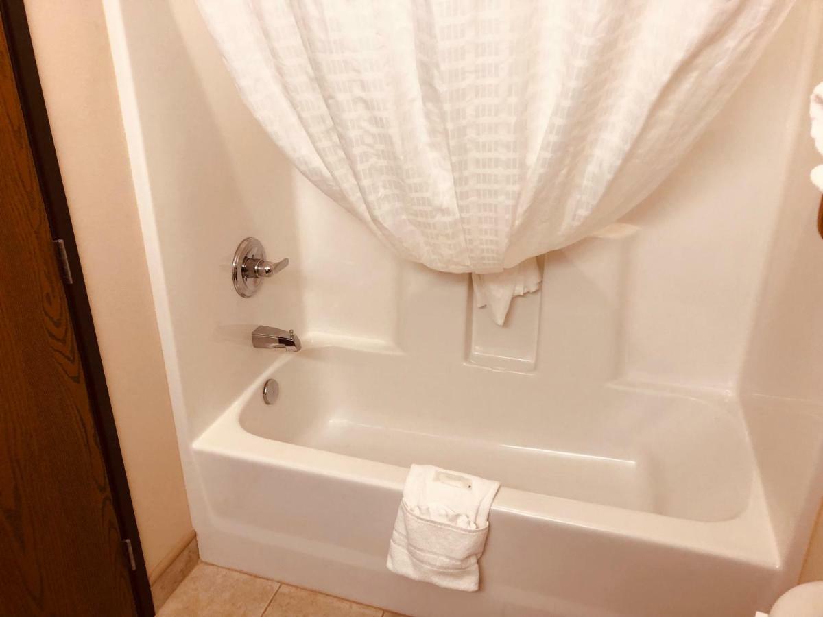 Shenandoah Inn & Suites Εξωτερικό φωτογραφία